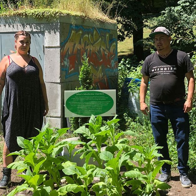 mia-medicine-garden